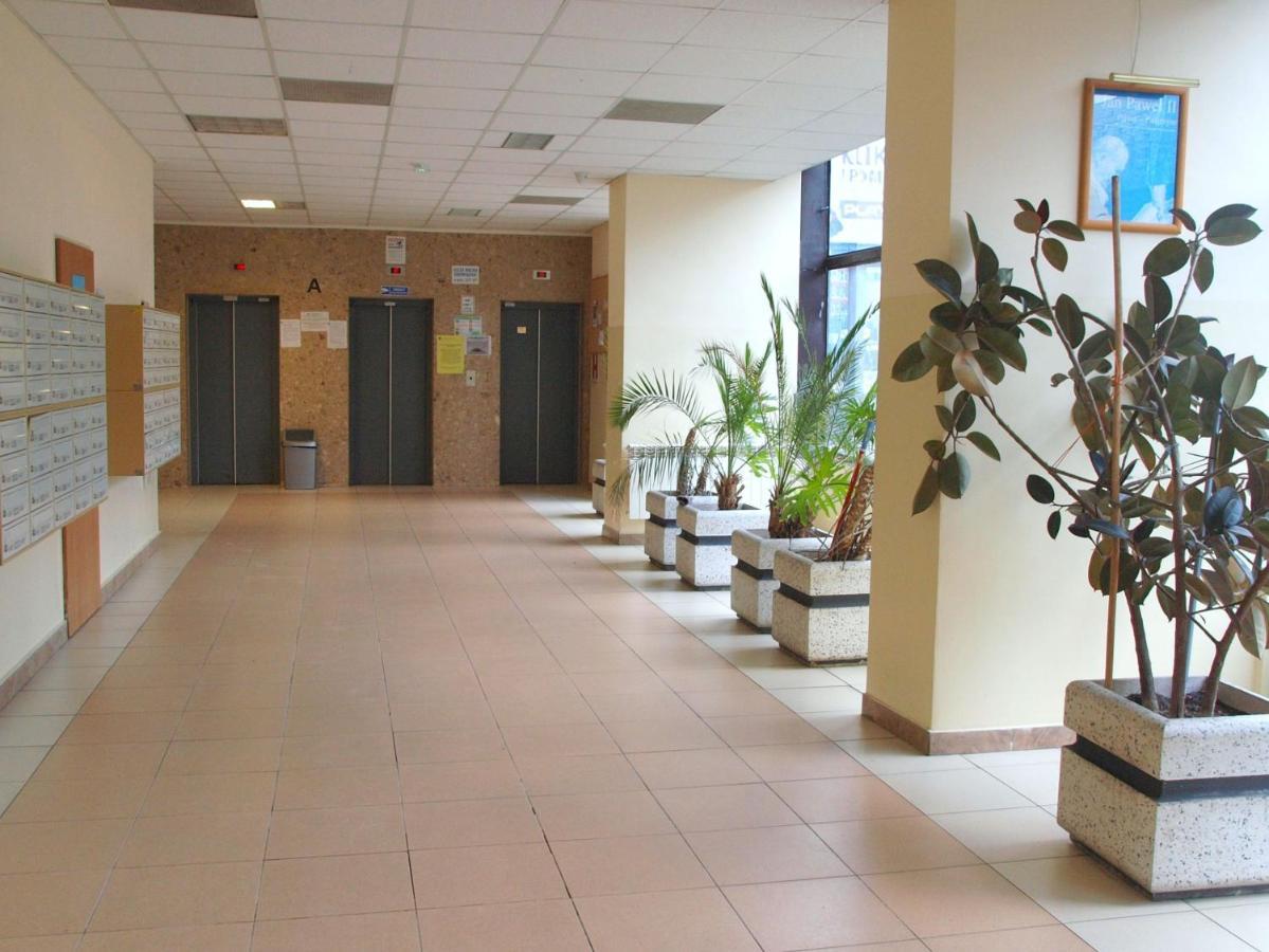 Apartament Rondo Onz Warschau Buitenkant foto