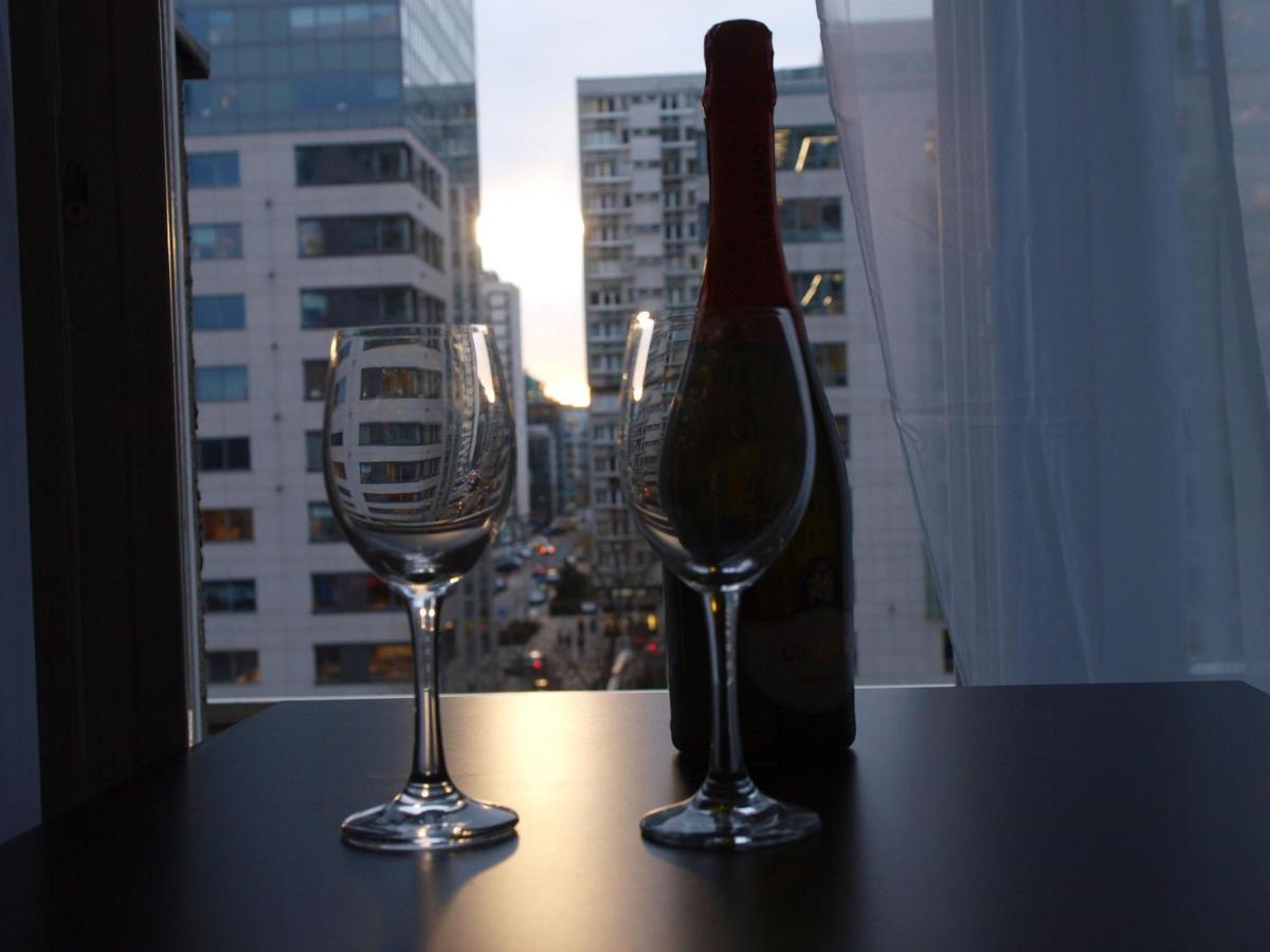 Apartament Rondo Onz Warschau Buitenkant foto