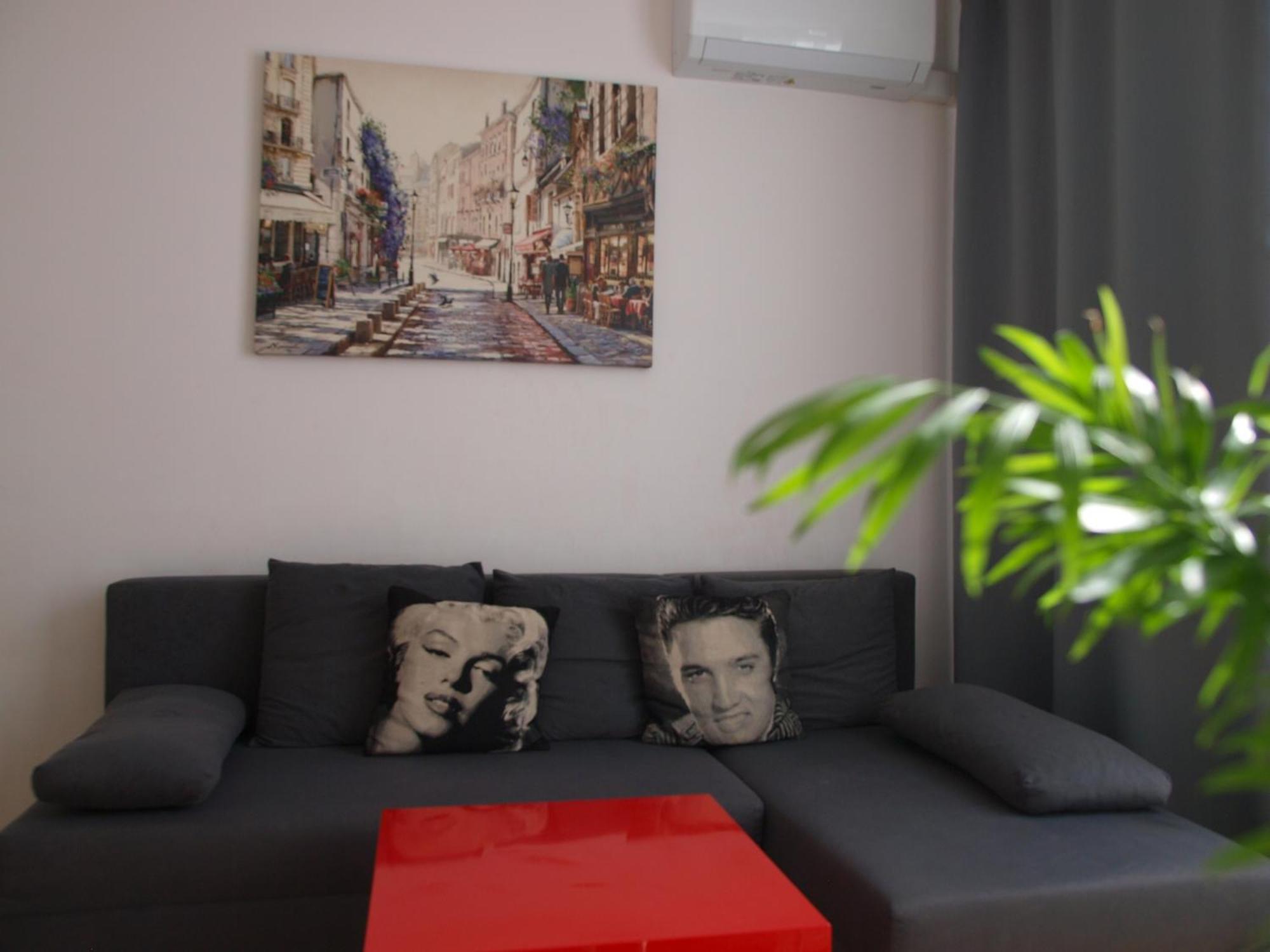 Apartament Rondo Onz Warschau Buitenkant foto